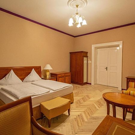 4 Bedrooms 130M2 Apartment At The Main City Square Prague Ngoại thất bức ảnh