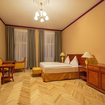 4 Bedrooms 130M2 Apartment At The Main City Square Prague Ngoại thất bức ảnh