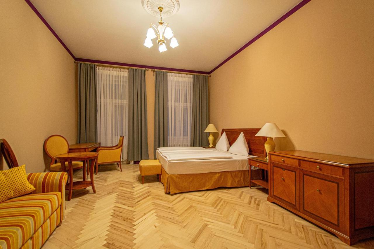 4 Bedrooms 130M2 Apartment At The Main City Square Prague Ngoại thất bức ảnh