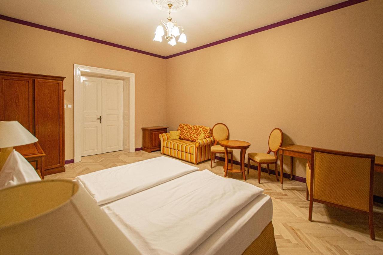 4 Bedrooms 130M2 Apartment At The Main City Square Prague Ngoại thất bức ảnh