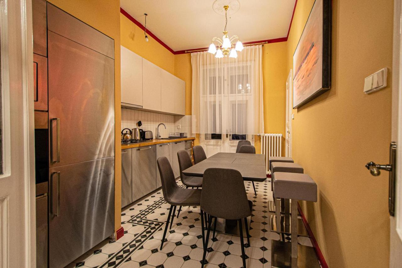 4 Bedrooms 130M2 Apartment At The Main City Square Prague Ngoại thất bức ảnh