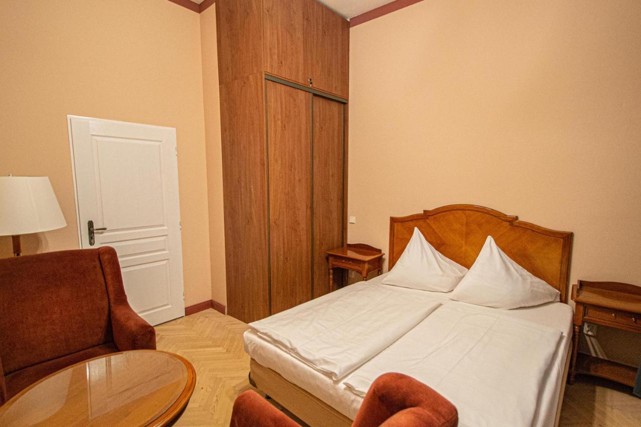 4 Bedrooms 130M2 Apartment At The Main City Square Prague Ngoại thất bức ảnh